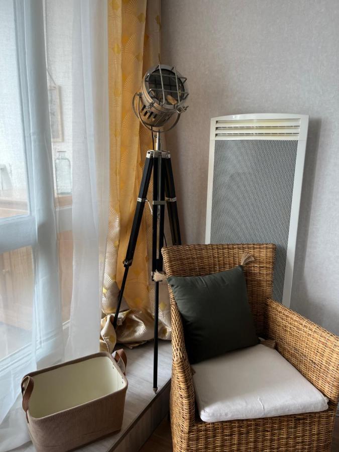 L'escale Ensoleillee, 2 Pieces Sur Le Port Proche Juno Apartment *